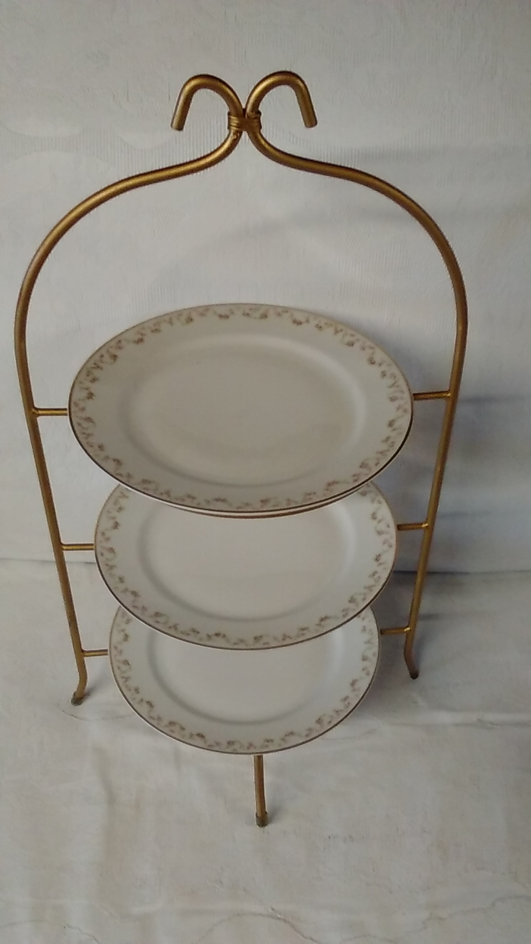 tiered serving pieces